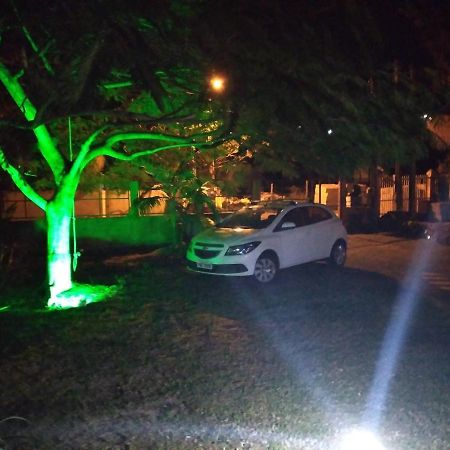 Casa aconchegante em Garopaba,térreo, à 5 minutos de carro do mar e centro Vila Exterior foto