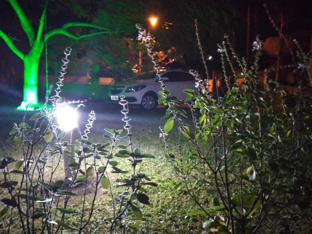 Casa aconchegante em Garopaba,térreo, à 5 minutos de carro do mar e centro Vila Exterior foto